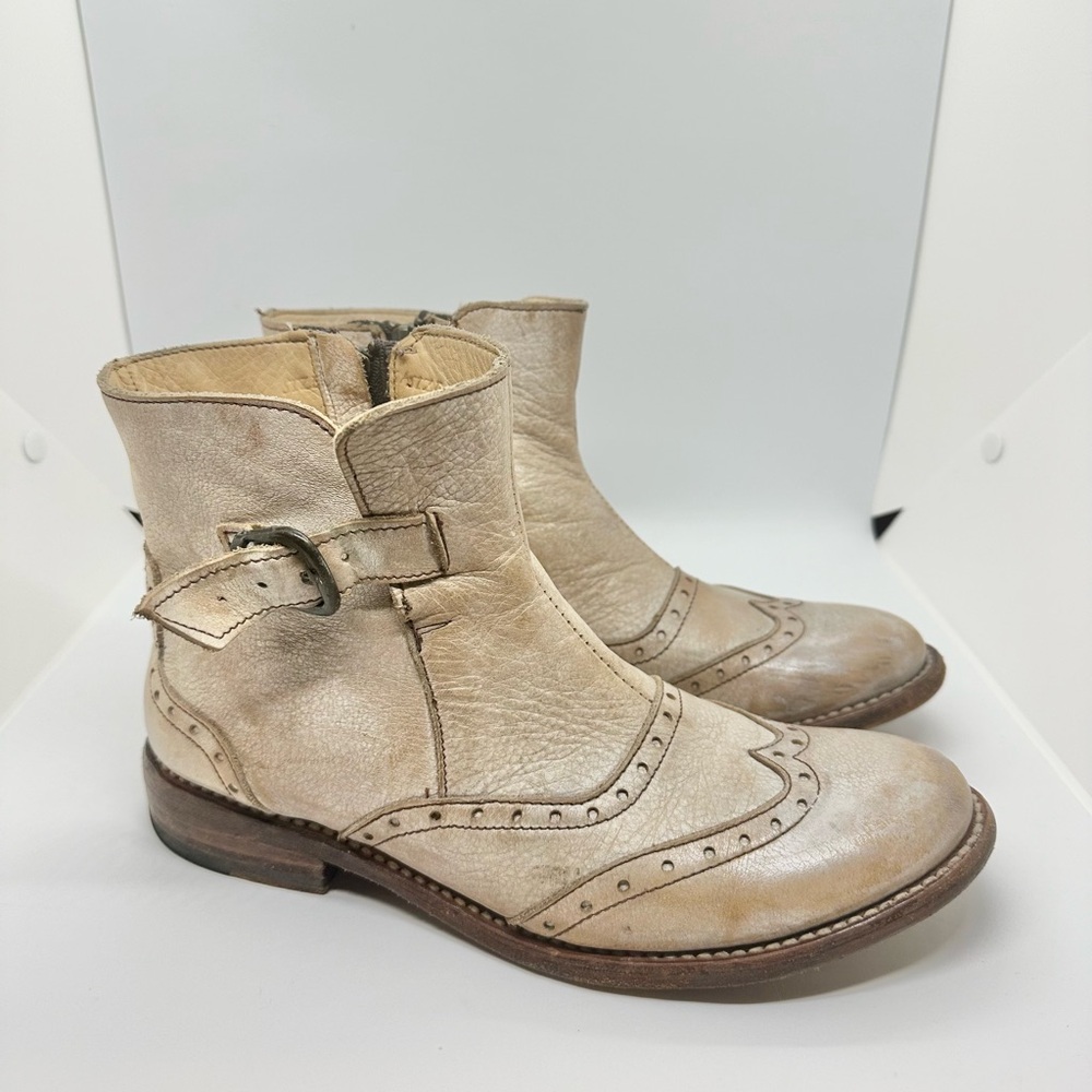 Bedstu beige buckle leather ankle boots size 7.5